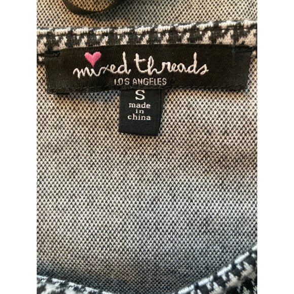 Mixed Threads Houndstooth Cutout Top - Picture 7 of 9